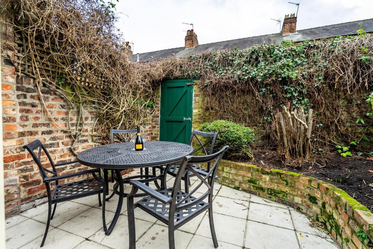 7 St John'S Crescent Βίλα Γιορκ Εξωτερικό φωτογραφία